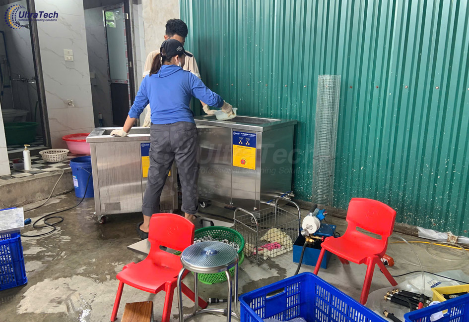 su-dung-be-rua-sieu-am-lam-sach-linh-kien-cnc-bam-dinh-dau