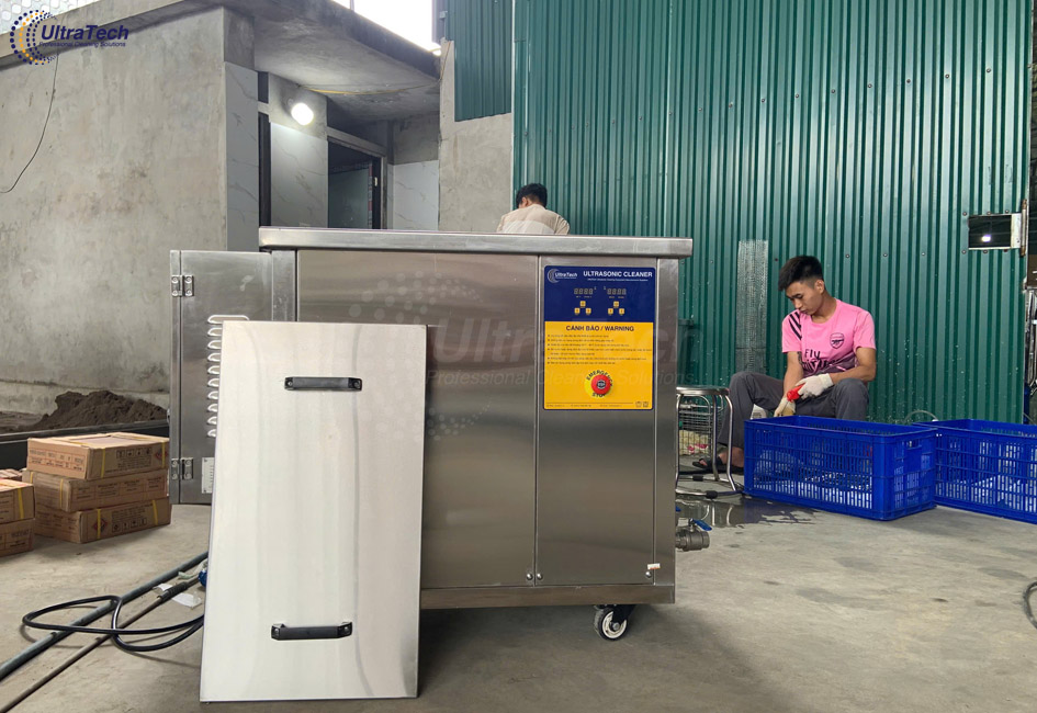 su-dung-be-rua-sieu-am-lam-sach-linh-kien-cnc-bam-dinh-dau