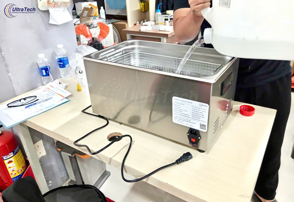 be-rua-sieu-am-rua-linh-kien