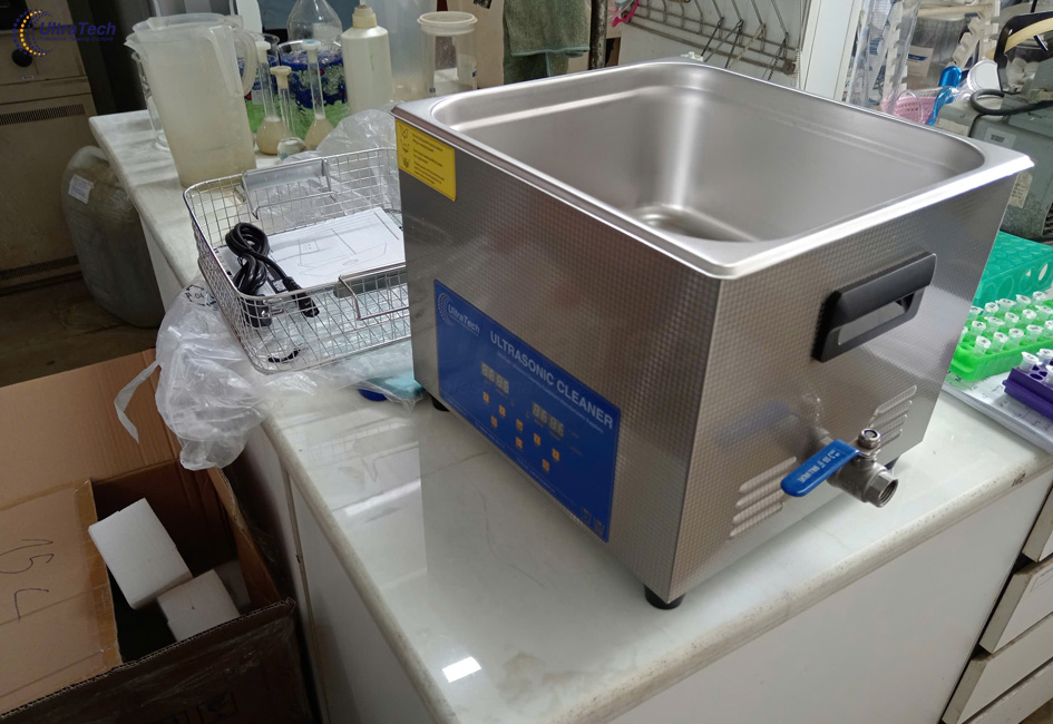 rua-dung-cu-phong-thi-nghiem