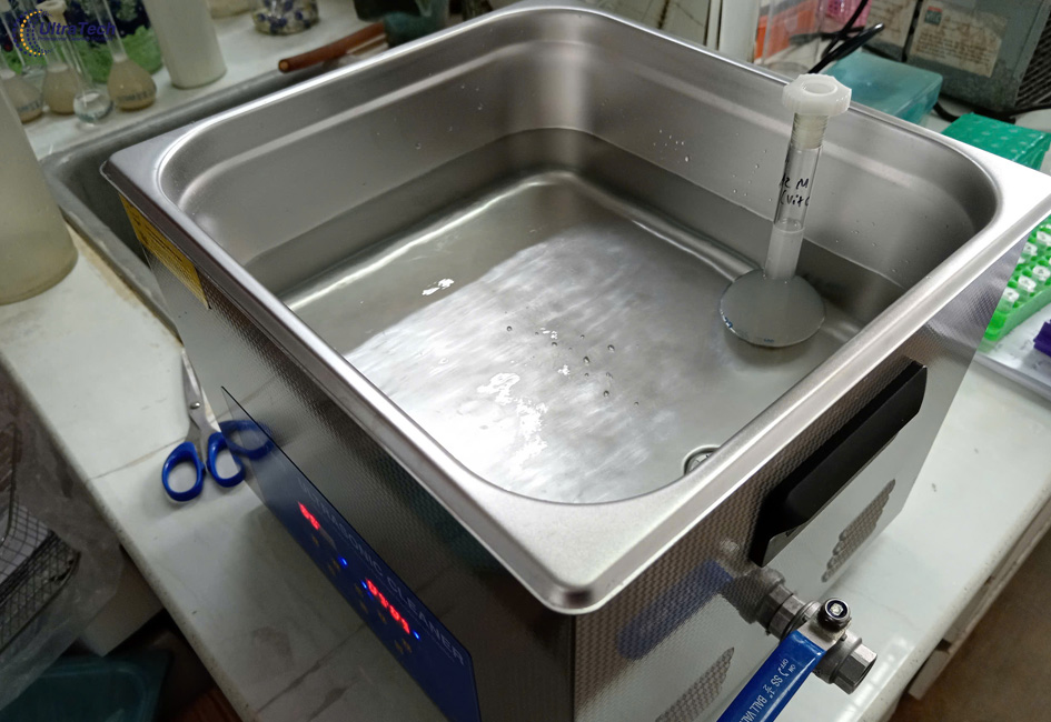 rua-dung-cu-phong-thi-nghiem