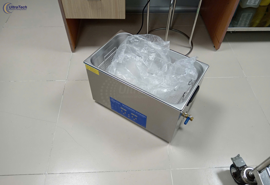 khu-trung-dung-cu-y-te-bang-be-rua-sieu-am