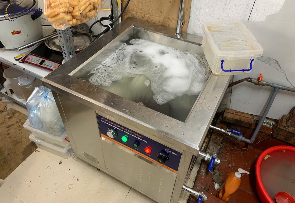 be-rua-bat-sieu-am-rua-bat-nha-hang