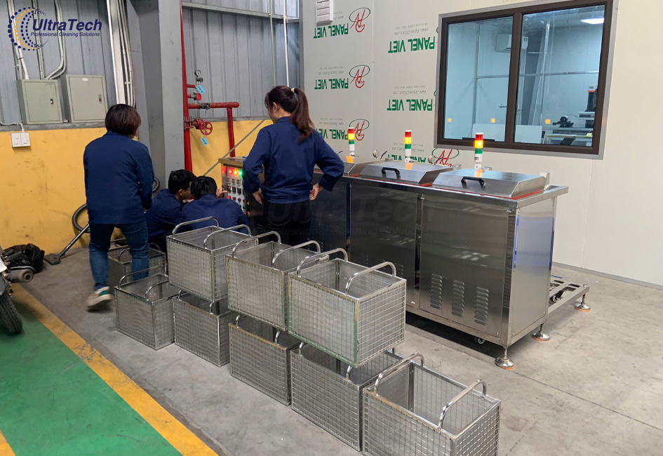 be-sieu-am-4-bon-rua-linh-kien-co-khi