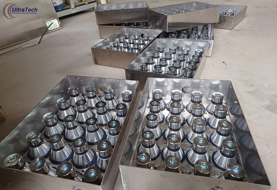 bo-chuyen-doi-song-sieu-am-tich-hop-loat-be-co-san-rua-linh-kien