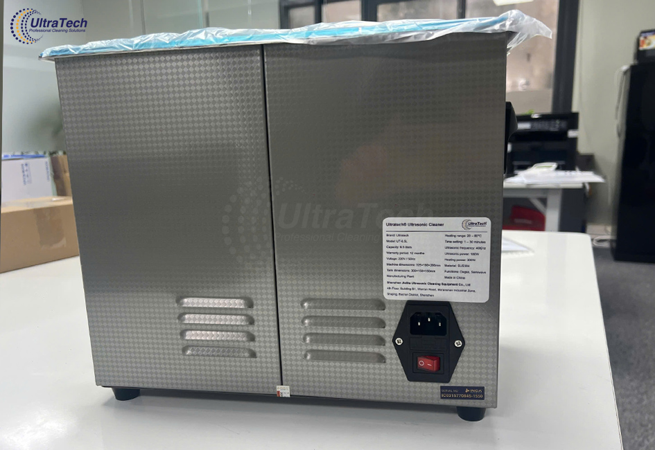 rua-chi-tiet-kim-loai-bi-bam-bui-dau-sau-gia-cong