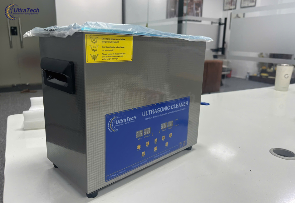 rua-chi-tiet-kim-loai-bi-bam-bui-dau-sau-gia-cong