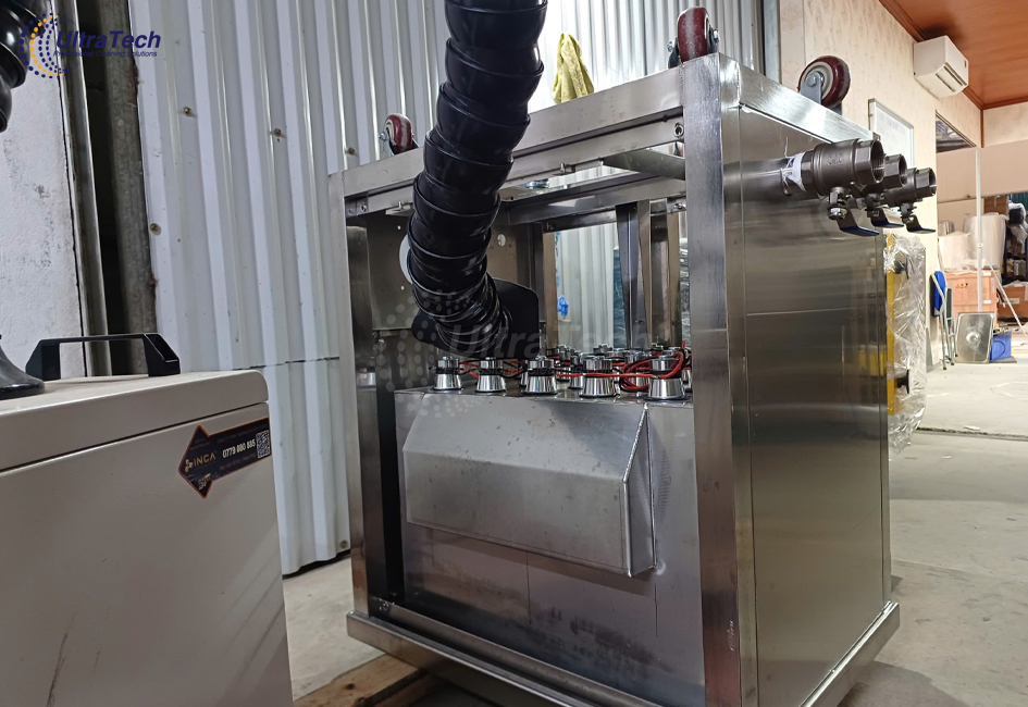 be-rua-sieu-am-cong-nghiep-rua-sach-bui-ban-bam-tren-tam-dong-va-tam-inox